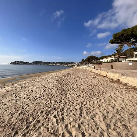Ca350-004 4 Personnes Sur Cavalaire-sur-Mer